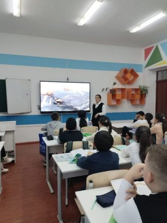 "Су тасқыны кезіндегі қауіпсіздік шаралары" және  "Төтенше жағдайлардың алдын алу, тасқын суларды апатсыз және қауіпсіз өткізу"