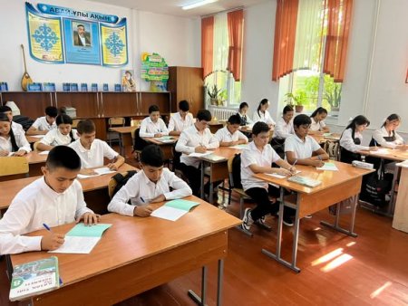 " Ұлттың ұлы құндылығы-тіл " атты тақырыбында қазақ, орыс, ағылшын тілдерде эссе жазу